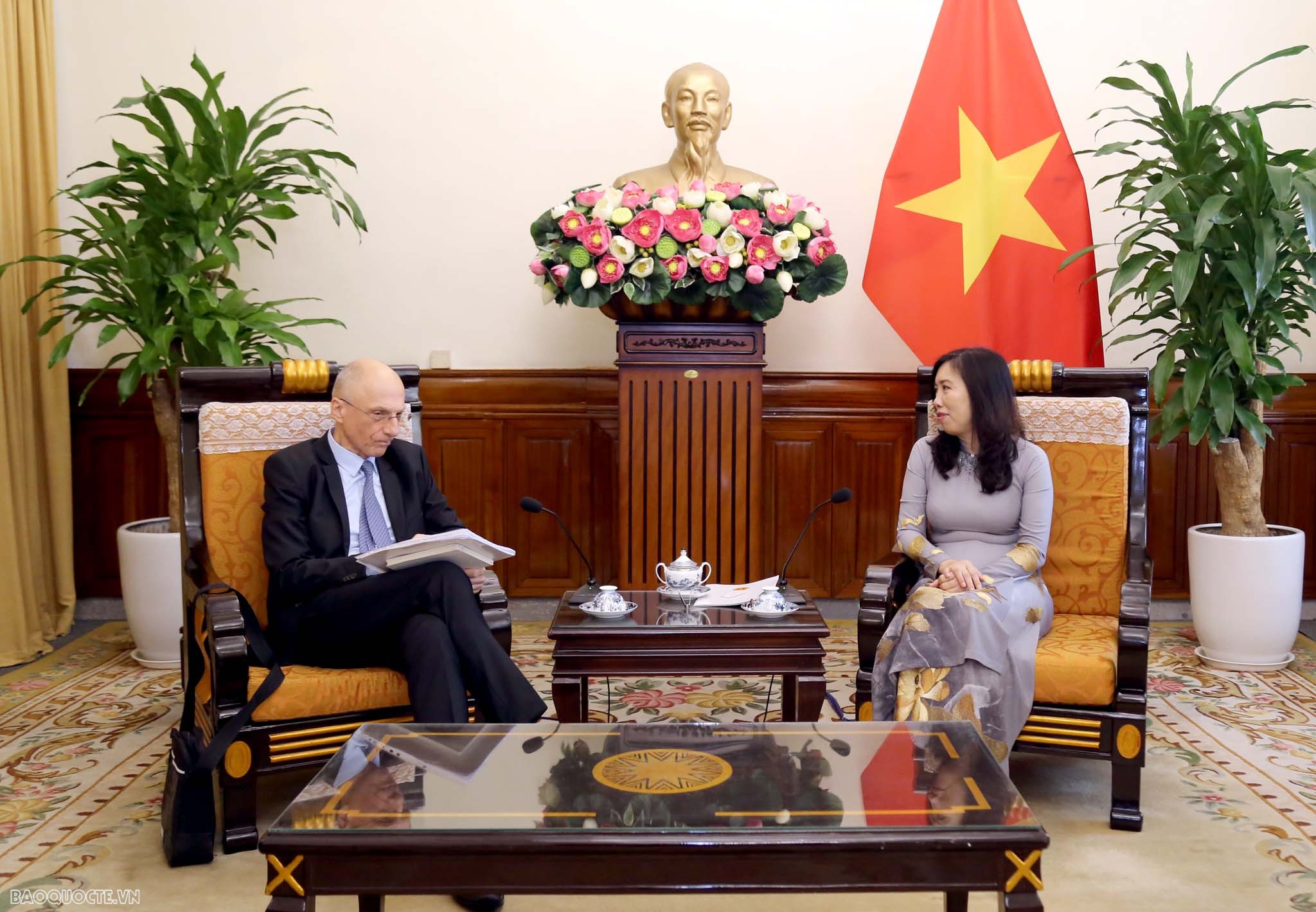 Thứ trưởng Ngoại giao Lê Thị Thu Hằng tiếp Đại sứ Croatia