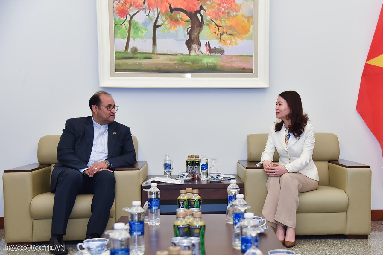 Thứ trưởng Ngoại giao Nguyễn Minh Hằng tiếp Đoàn Hội Nghị sĩ hữu nghị Iran-Việt Nam