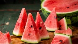 8 loại thực phẩm, một số lưu ý giúp giảm cơn đau đầu do đói và mất nước