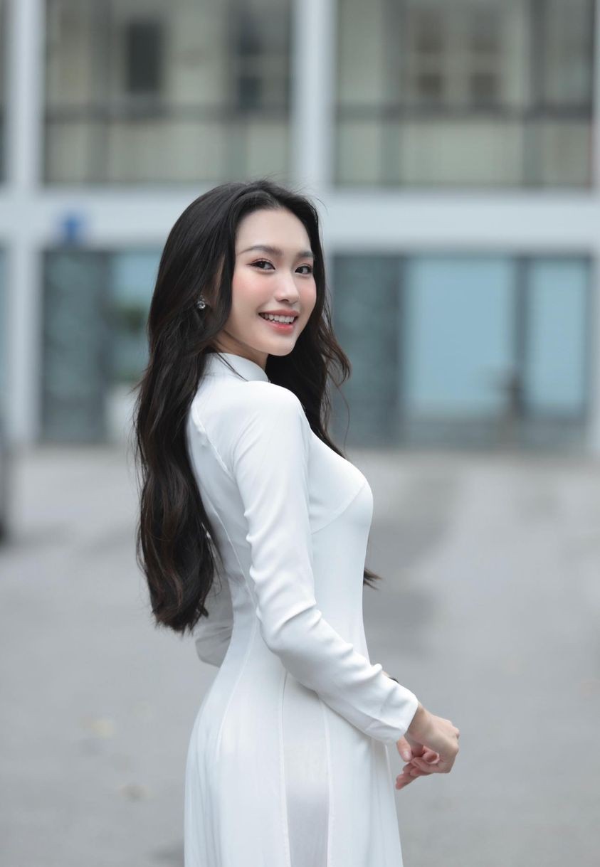 Doãn Hải My - bạn gái Đoàn Văn Hậu