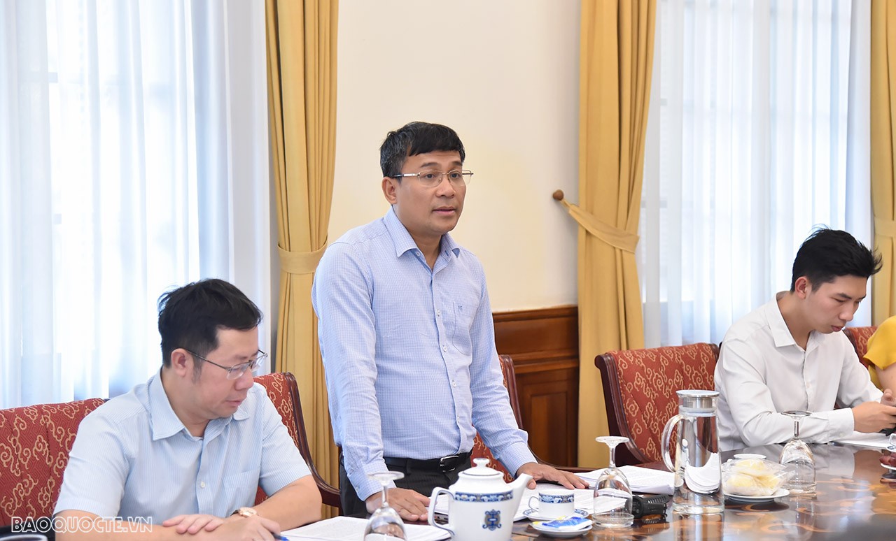 Họp Ban soạn thảo Chiến lược xây dựng và phát triển ngành Ngoại giao