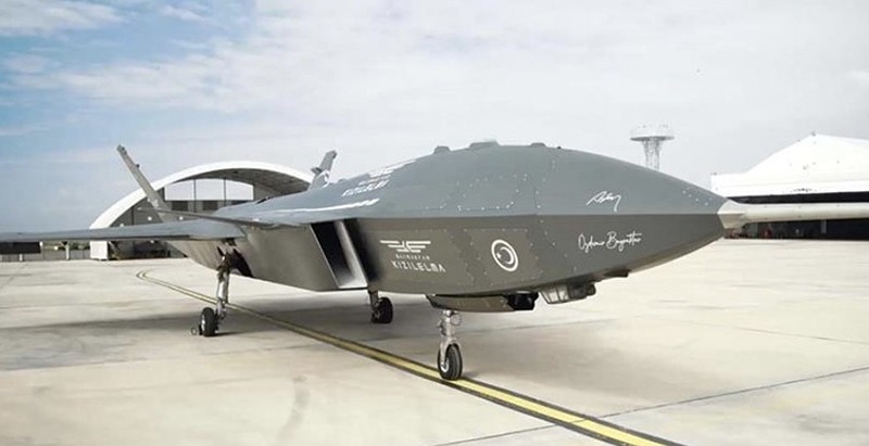 UAV tấn công phản lực Bayraktar Kızılelma UAV tấn công phản lực Bayraktar Kızılelma