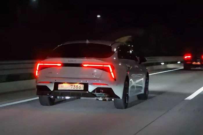 Lộ diện hình ảnh Kia K5 2024 tại Hàn Quốc