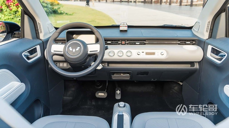 Cận cảnh Wuling Mini EV Cabrio - mẫu xe điện mui trần độc đáo của Trung Quốc