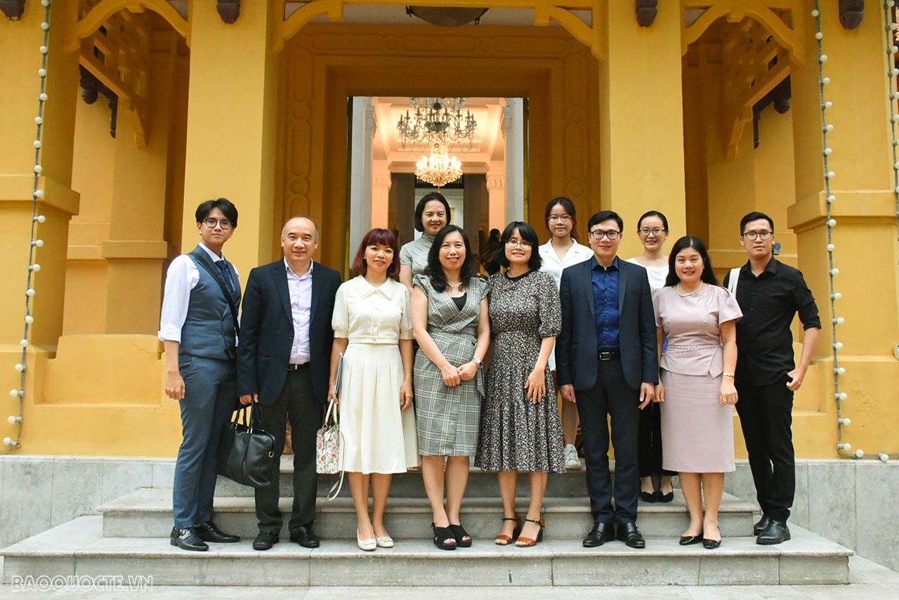 Bộ Ngoại giao luôn khuyến khích và trân trọng những đóng góp của trí thức kiều bào hướng về quê hương Bộ Ngoại giao luôn khuyến khích và trân trọng những đóng góp của trí thức kiều bào hướng về quê hương