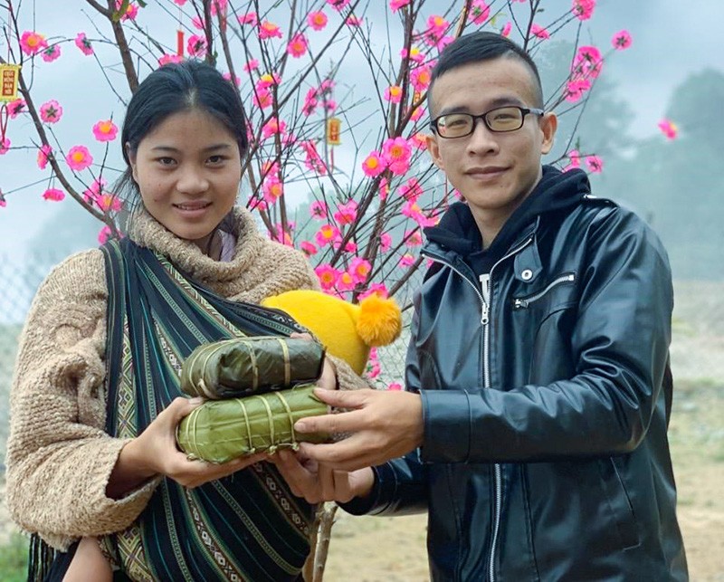 Đưa xuân về đồng bào miền núi Nam Trà My. Đưa xuân về đồng bào miền núi Nam Trà My.