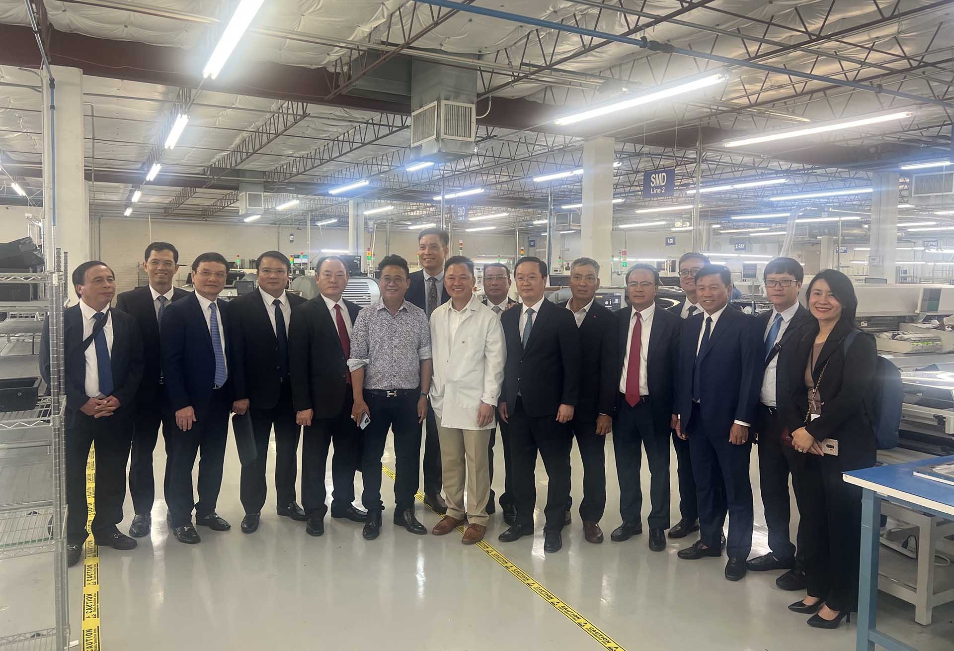 Đoàn công tác của tỉnh Nghệ An đã đi thăm thực tế, làm việc tại công ty National Circuit Assembly (NCA).