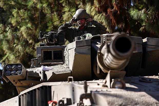 'Đột nhập' kho vũ khí mà Chính phủ Mỹ tài trợ cho Israel ở Gaza 'Đột nhập' kho vũ khí mà Chính phủ Mỹ tài trợ cho Israel ở Gaza