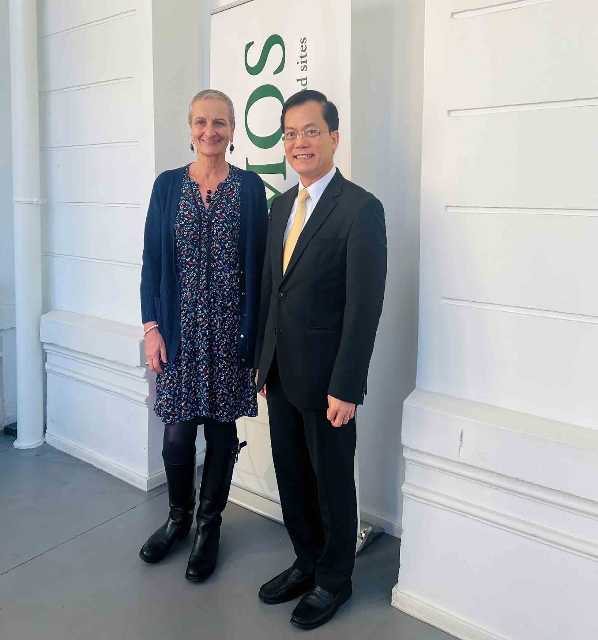 Thứ trưởng Hà Kim Ngọc, Chủ tịch UBQG UNESCO Việt Nam gặp, làm việc với Tổng giám đốc ICOMOS Marie Laurie Lavenir (Nguồn: Đoàn công tác). Thứ trưởng Hà Kim Ngọc, Chủ tịch UBQG UNESCO Việt Nam gặp, làm việc với Tổng giám đốc ICOMOS Marie Laurie Lavenir (Nguồn: Đoàn công tác).