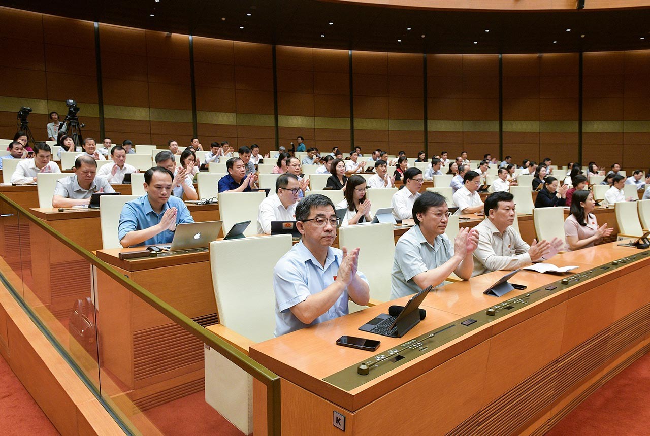 Quốc hội chính thức thông qua Nghị quyết về dự toán ngân sách nhà nước năm 2024 Quốc hội chính thức thông qua Nghị quyết về dự toán ngân sách nhà nước năm 2024