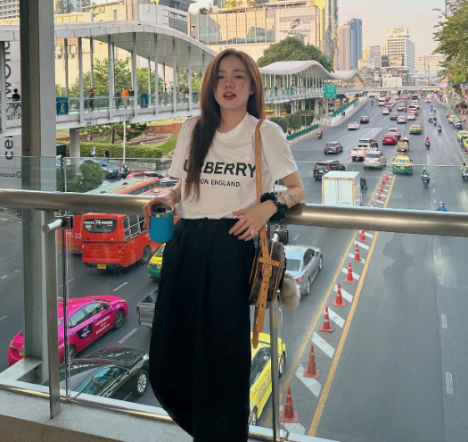 Nhan sắc 'vạn người mê' của ca sĩ Phương Ly Nhan sắc 'vạn người mê' của ca sĩ Phương Ly