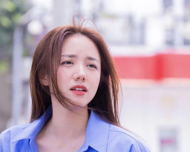 Nhan sắc 'vạn người mê' của ca sĩ Phương Ly Nhan sắc 'vạn người mê' của ca sĩ Phương Ly