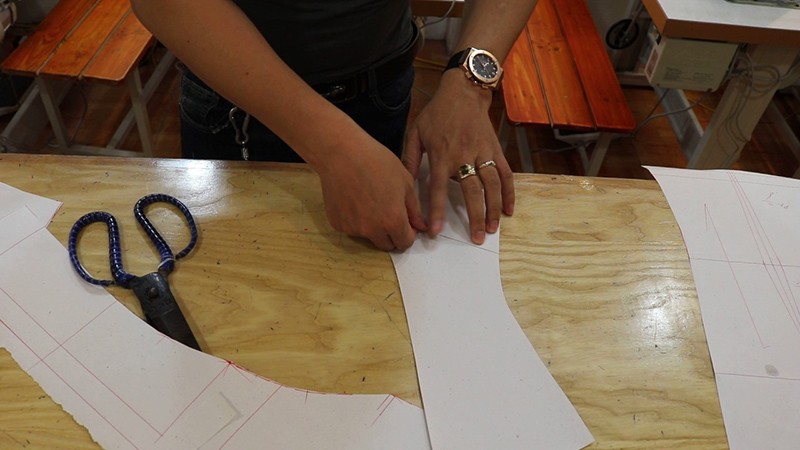 Hướng dẫn dạy cắt may áo vest nữ cơ bản tại nhà Hướng dẫn dạy cắt may áo vest nữ cơ bản tại nhà