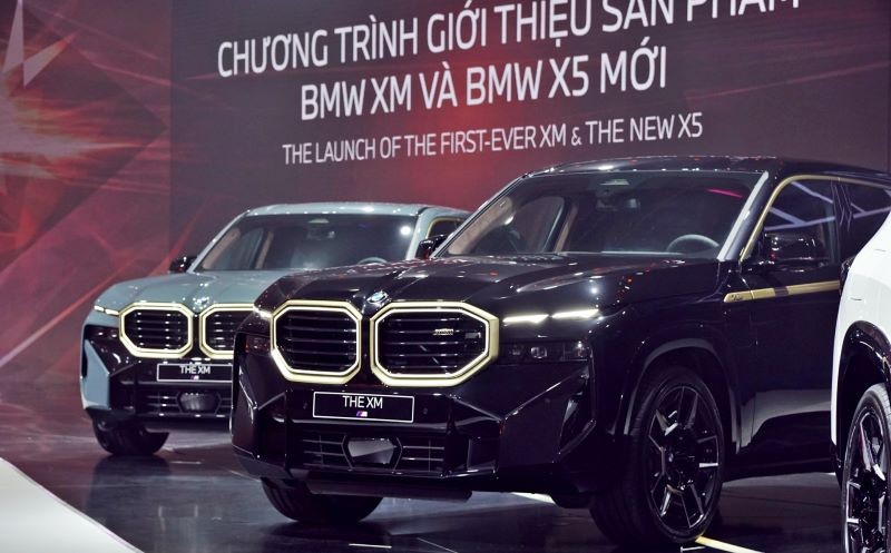 Cận cảnh SUV hiệu năng cao BMW XM vừa ra mắt tại Việt Nam