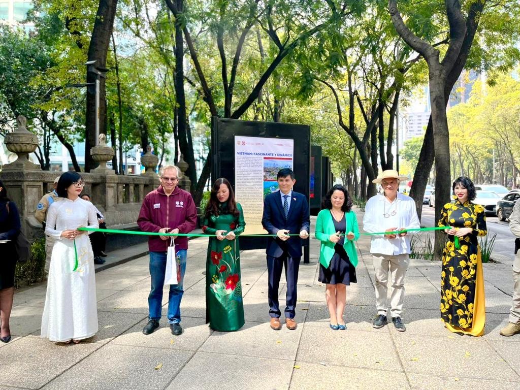 mot viet nam quyen ru va nang dong tai dai lo trung tam thu do mexico