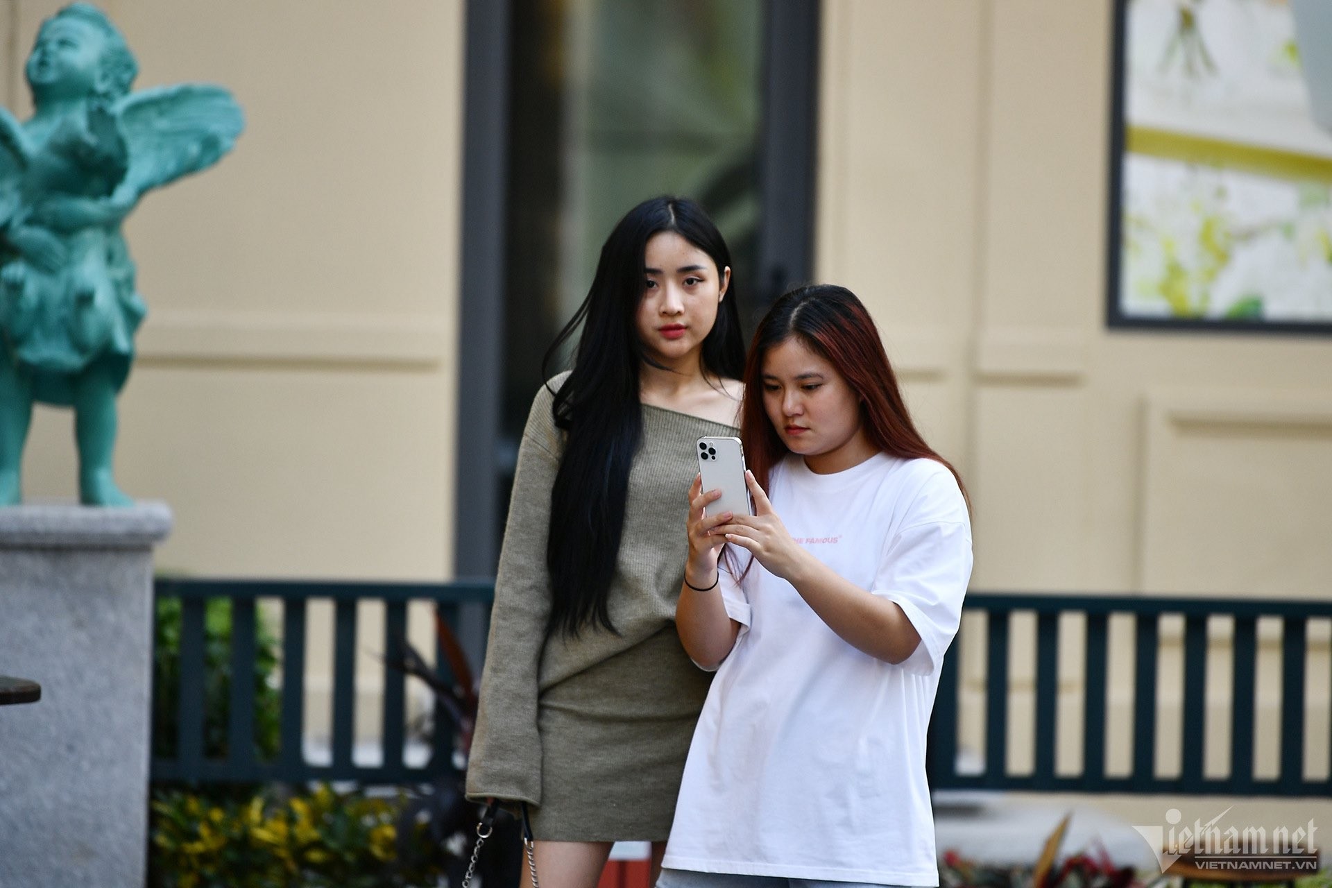 Phố đi bộ kiểu Tây ở Hà Nội: Đẹp và sạch sẽ nhưng khách chóng chán