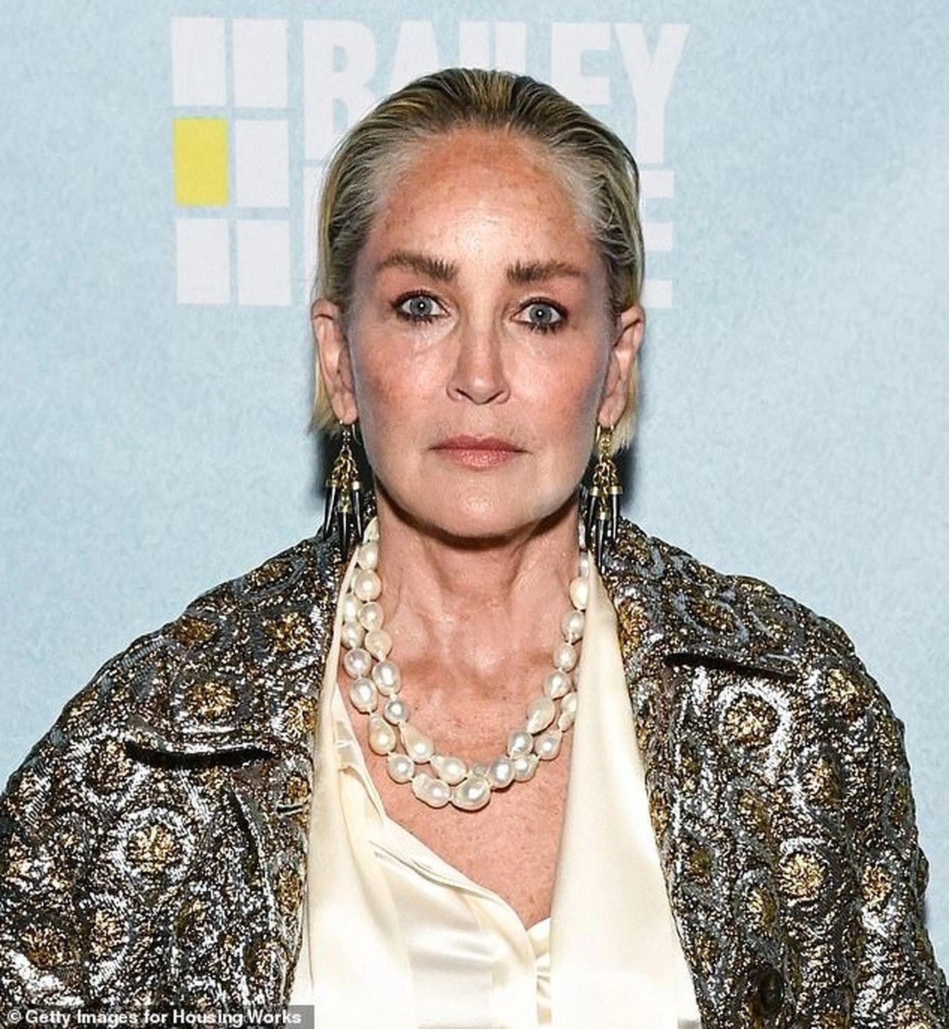 Mỹ nhân ‘Bản năng gốc’ từng bị quấy rối trong suốt sự nghiệp