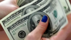 Tỷ giá ngoại tệ, tỷ giá USD/VND hôm nay 17/4: Tỷ giá USD tại các ngân hàng đều áp sát mức trần