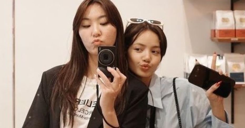 K-Pop: Lộ tin quản lí Lisa rời YG Entertainment, người hâm mộ lo lắng tương lai của.nhóm BlackPink