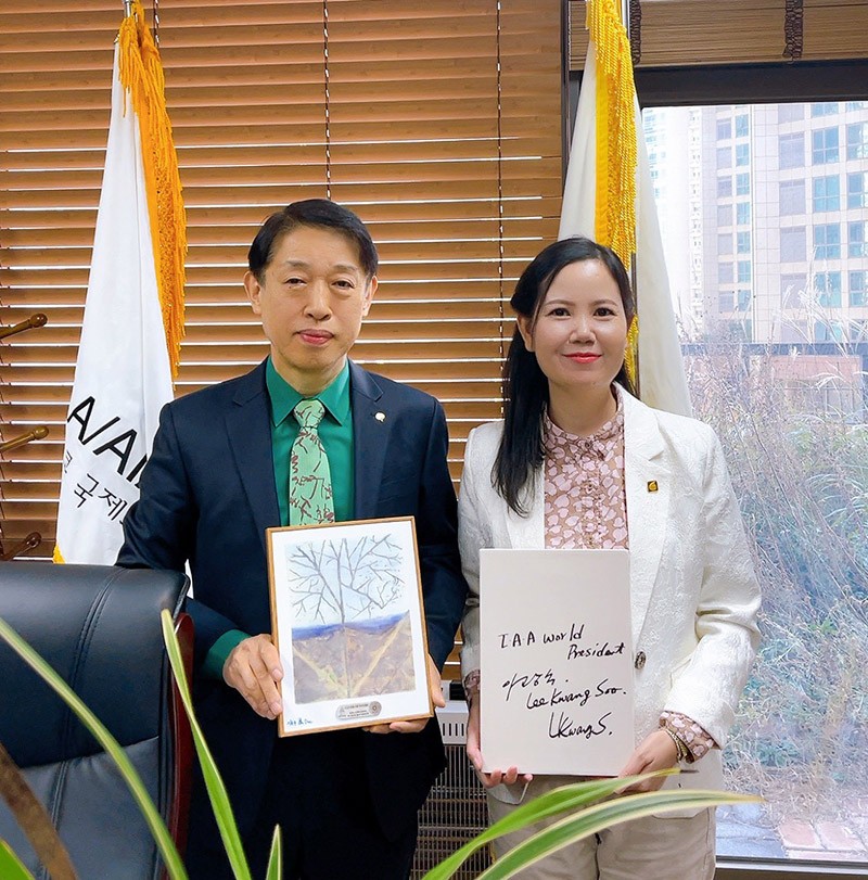 Nữ họa sỹ Việt gặp gỡ giao lưu văn hoá nghệ thuật ở xứ kim chi