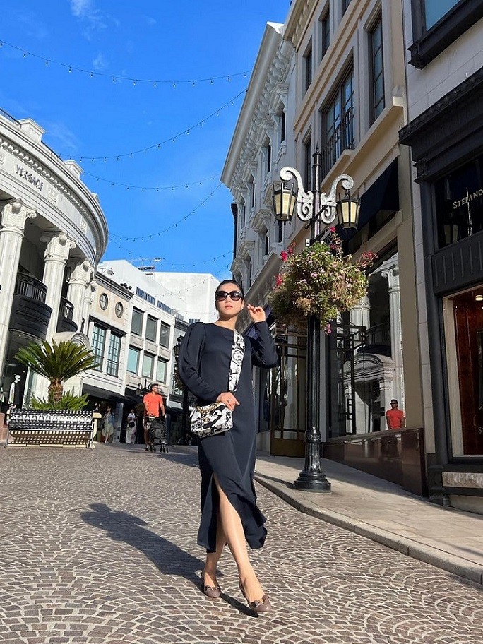 Những khoảnh khắc đời thường ca sĩ Hà Thanh Xuân xinh đẹp cùng trang sức và túi xách hàng hiệu