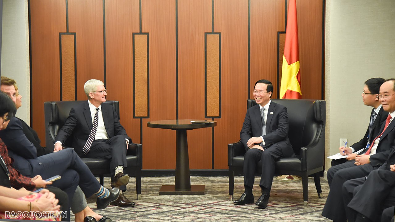 APEC 2023: Chủ tịch nước Võ Văn Thưởng tiếp CEO Tập đoàn Apple Tim Cook và Chủ tịch toàn cầu Boeing APEC 2023: Chủ tịch nước Võ Văn Thưởng tiếp CEO Tập đoàn Apple Tim Cook và Chủ tịch toàn cầu Boeing