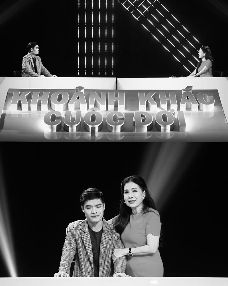 Ảnh 1: Đạo diễn Phạm Vĩnh Khương chia sẻ trong chương trình Khoảnh khắc cuộc đời của đài HTV.