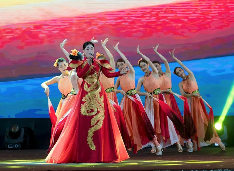 Ấn tượng MV 'Hà Nội Linh Thiêng Hào Hoa' của NSƯT Hương Giang lấy bối cảnh Hoàng Thành Thăng Long Ấn tượng MV 'Hà Nội Linh Thiêng Hào Hoa' của NSƯT Hương Giang lấy bối cảnh Hoàng Thành Thăng Long