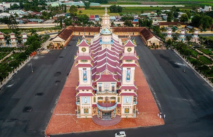 Kiệt tác kiến trúc tôn giáo độc đáo ở Tây Ninh