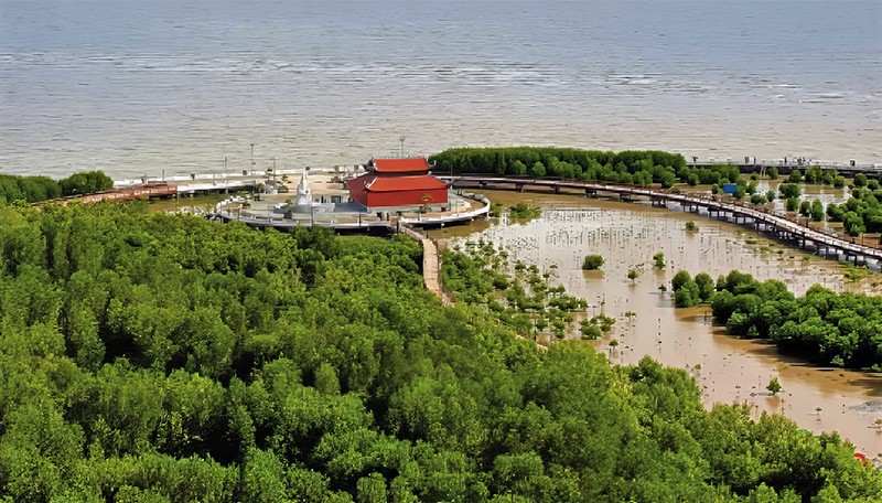 Khu du lịch Mũi Cà Mau.