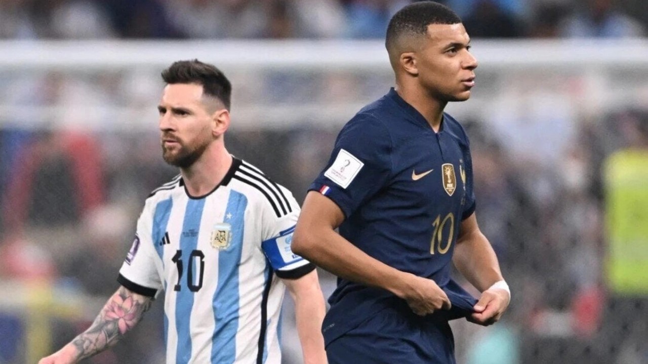 Kylian Mbappe thẳng thắn nhận xét về Lionel Messi