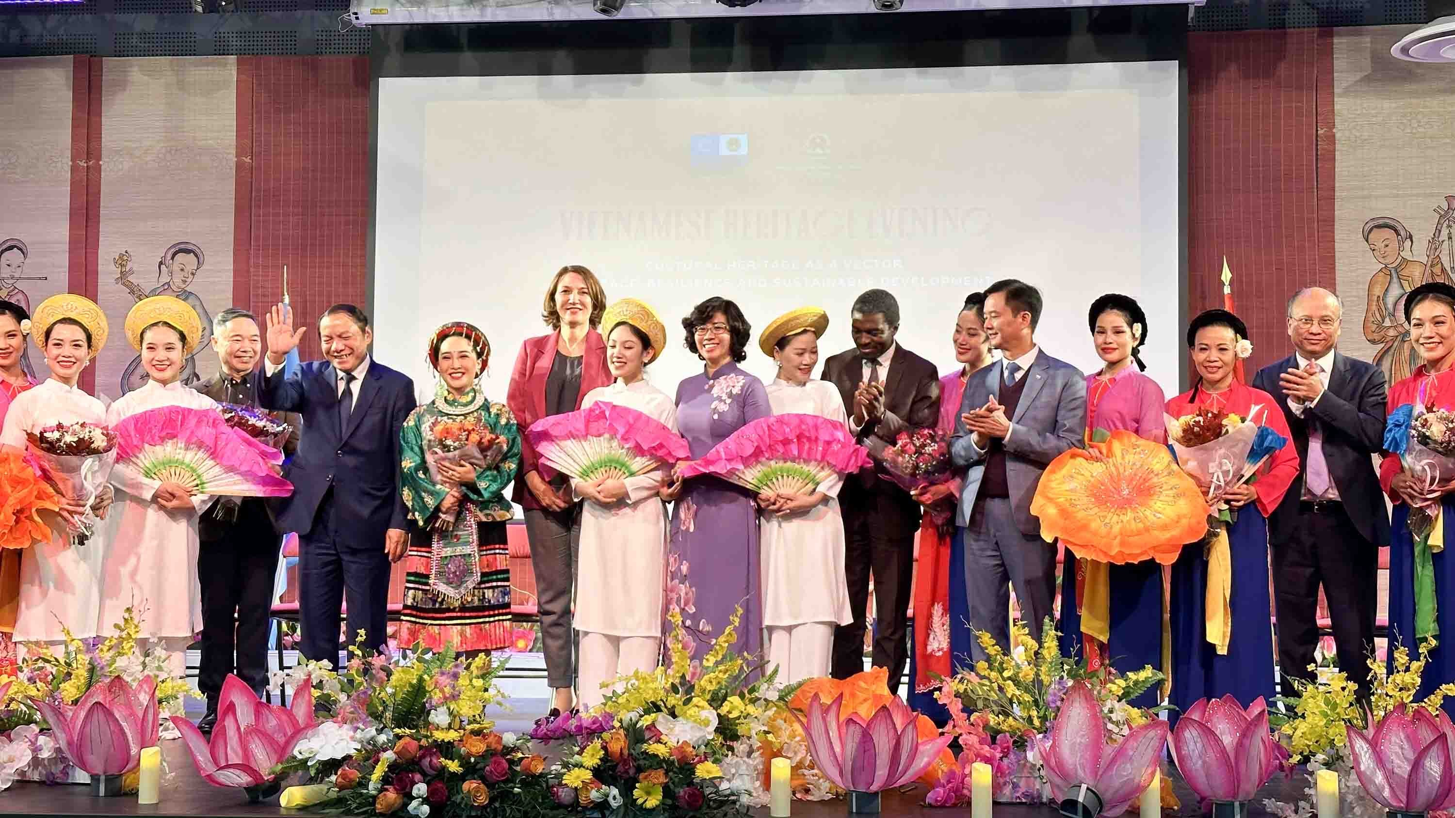 Chương trình nghệ thuật “Đêm Di sản Việt Nam” với chủ đề “Di sản văn hóa là động lực cho hòa bình, tự cường và phát triển bền vững”.