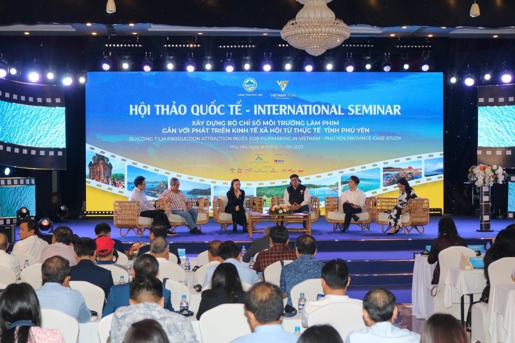 Chương trình ‘Điện ảnh với Phú Yên’: Mang cơ hội trở thành phim trường lớn đến với xứ hoa vàng trên cỏ xanh Chương trình ‘Điện ảnh với Phú Yên’: Mang cơ hội trở thành phim trường lớn đến với xứ hoa vàng trên cỏ xanh