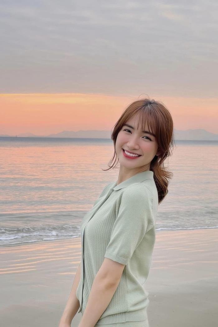 Say đắm nhan sắc ngày càng thăng hạng của Hòa Minzy