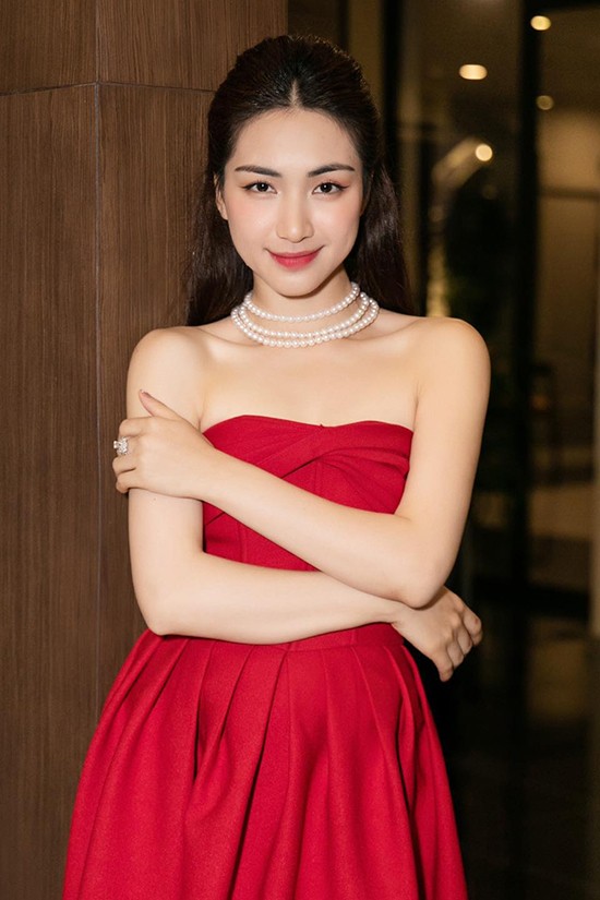 Say đắm nhan sắc ngày càng thăng hạng của Hòa Minzy