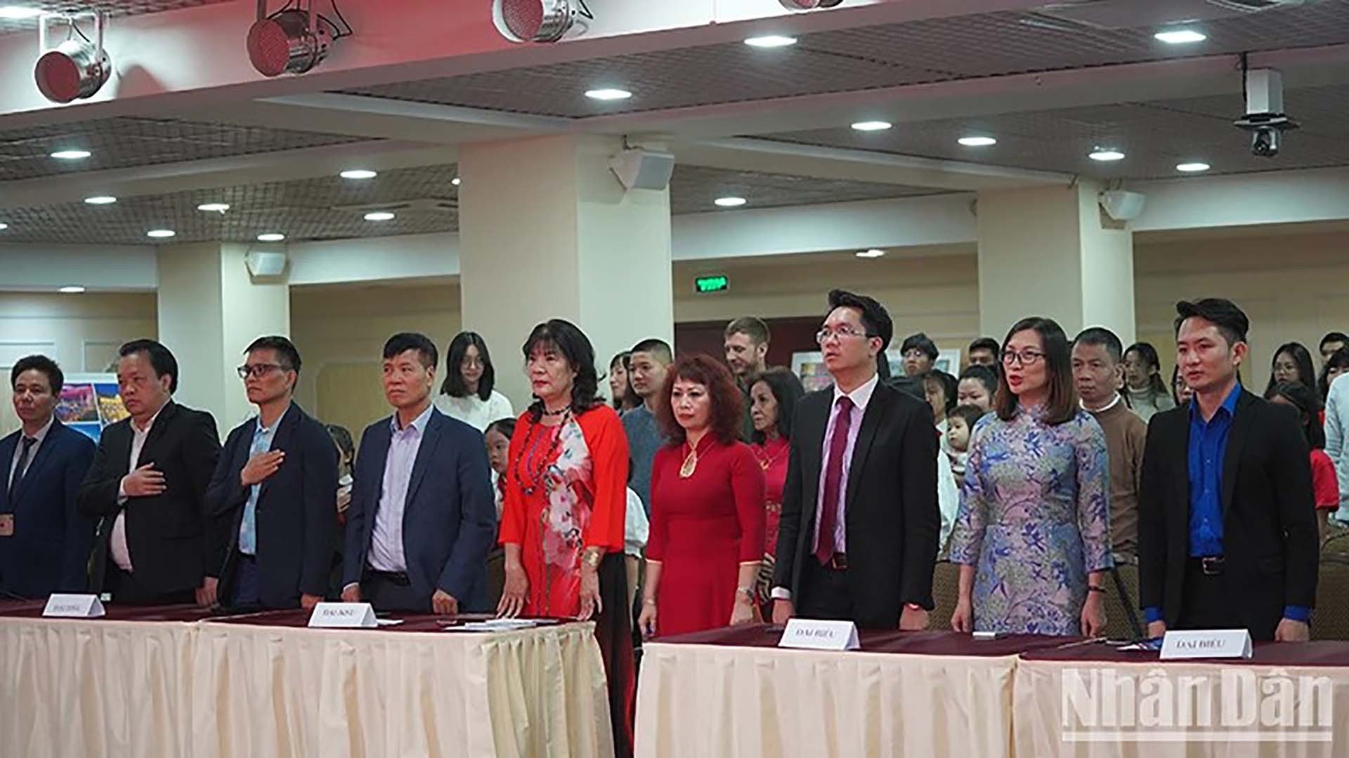 Các thầy cô giáo và đại biểu tham dự chương trình “Tri ân thầy cô” (Nguồn: Báo Nhân Dân)