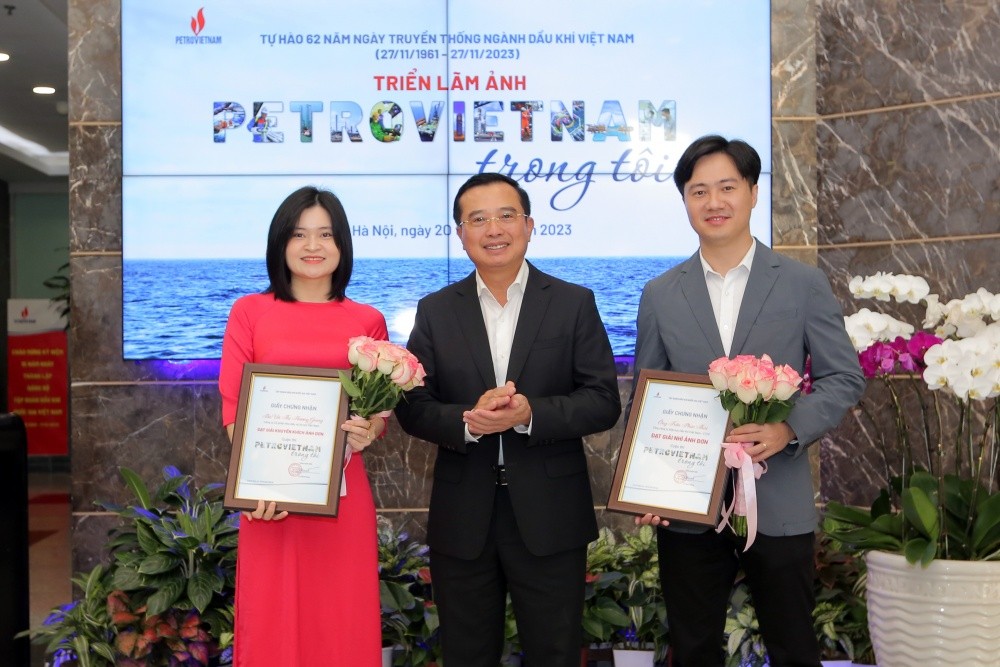 Khai mạc triển lãm ảnh “Petrovietnam trong tôi” Khai mạc triển lãm ảnh “Petrovietnam trong tôi”