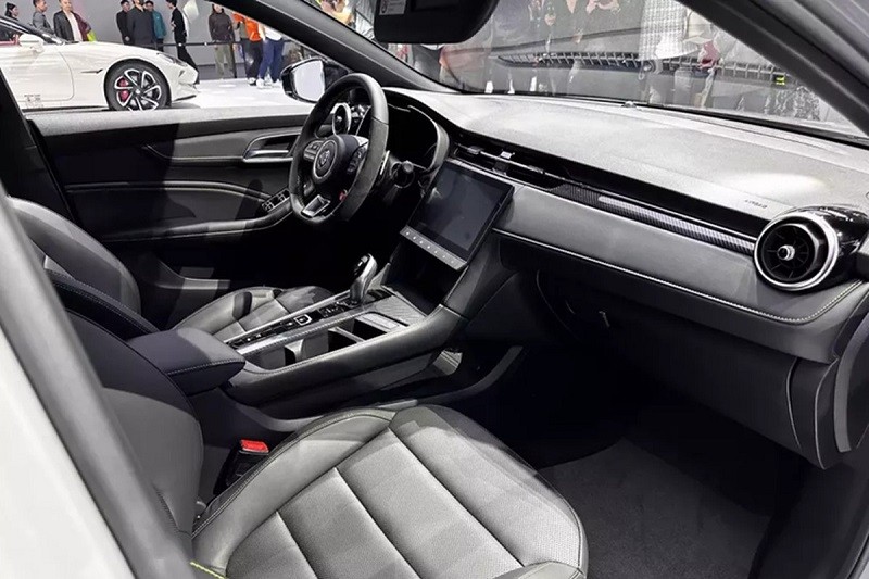 Cận cảnh MG6 X-Line vừa ra mắt tại Trung Quốc, giá 402 triệu đồng