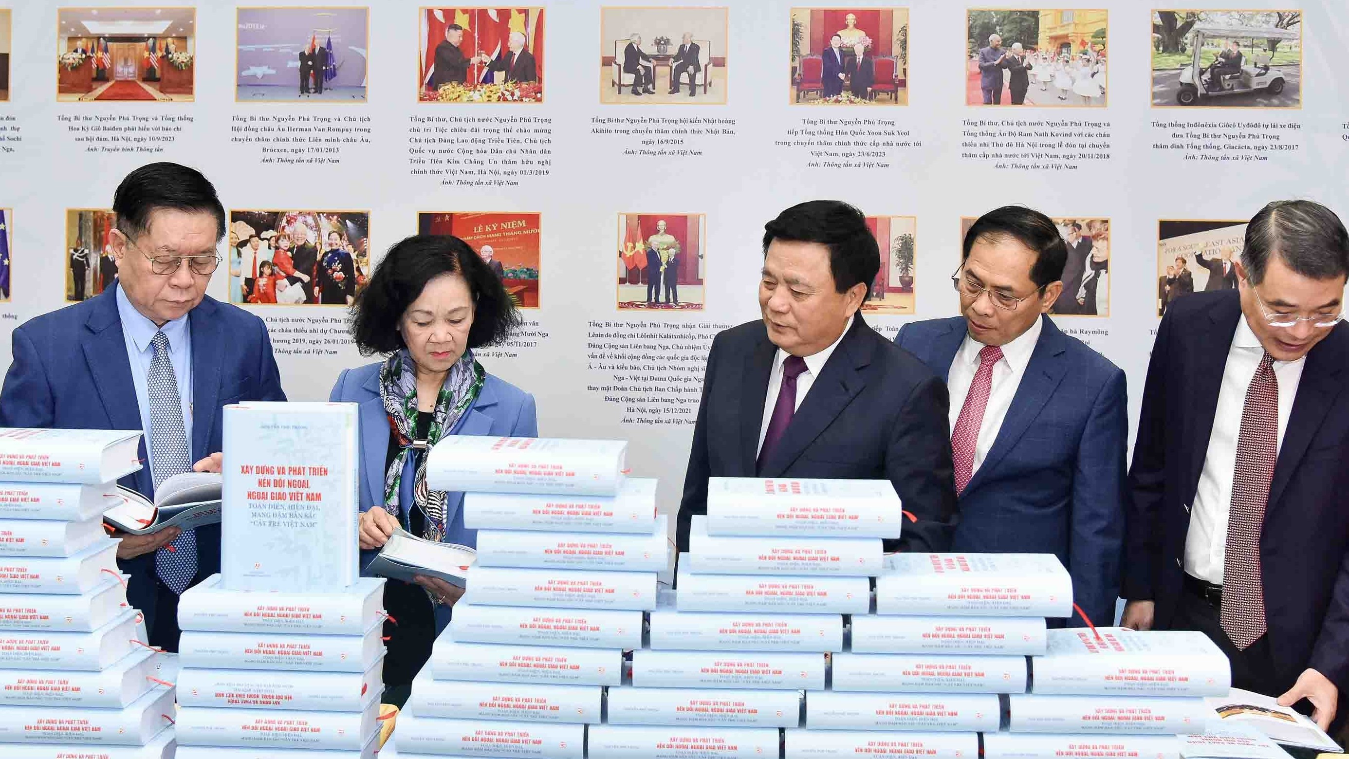 hieu ve nen ngoai giao mang ban sac cay tre viet nam cua tong bi thu