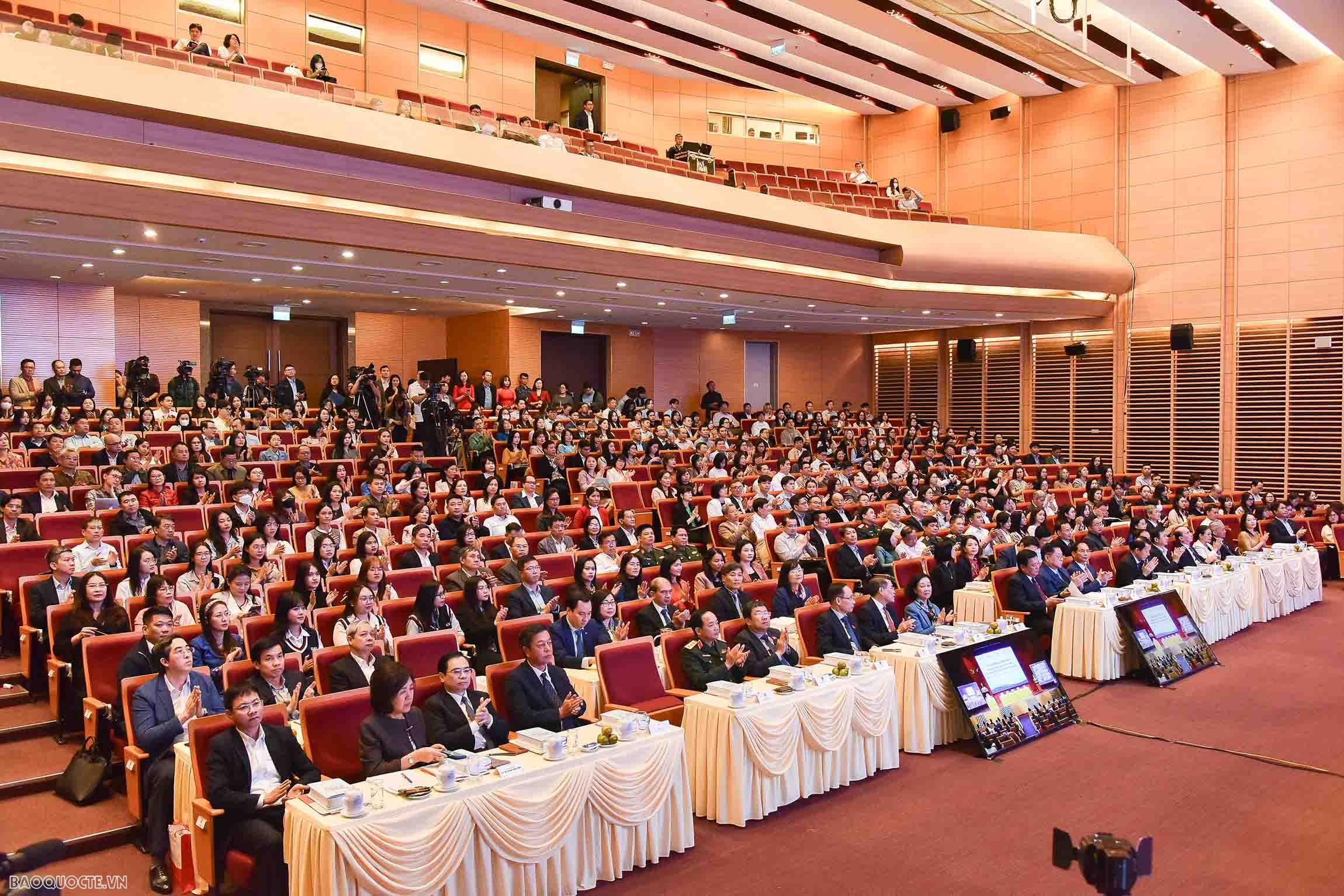 Lễ giới thiệu cuốn sách về đối ngoại của Tổng Bí thư Nguyễn Phú Trọng Cuốn sách của Tổng Bí thư Nguyễn Phú Trọng là cơ sở quan trọng về lý luận và thực tiễn về công tác đối ngoại trong tình hình mới