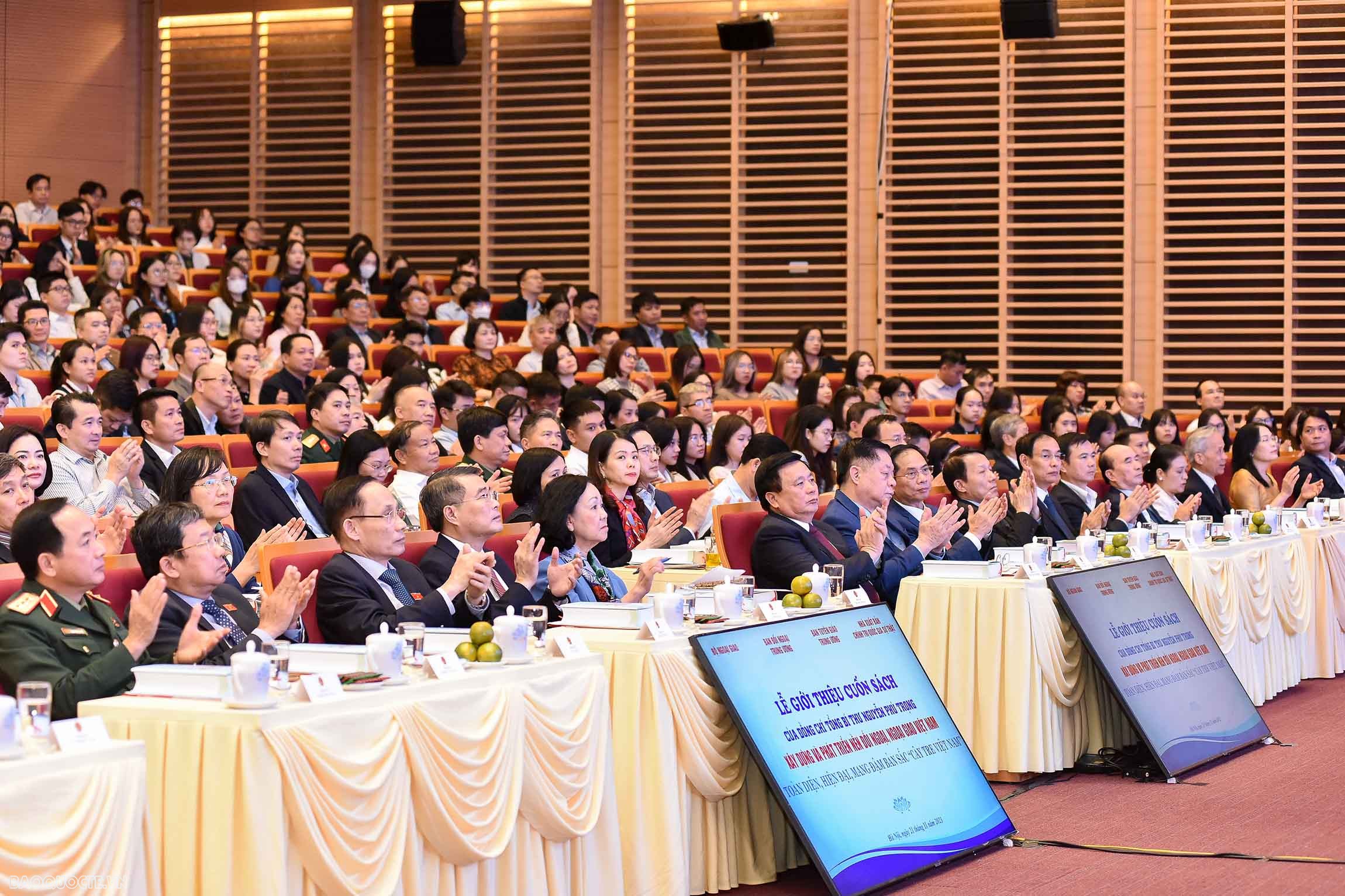 Lễ giới thiệu cuốn sách về đối ngoại của Tổng Bí thư Nguyễn Phú Trọng Cuốn sách của Tổng Bí thư Nguyễn Phú Trọng là cơ sở quan trọng về lý luận và thực tiễn về công tác đối ngoại trong tình hình mới