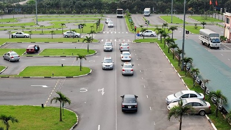 Thi giấy phép lái xe B1 bao nhiêu điểm là đậu?