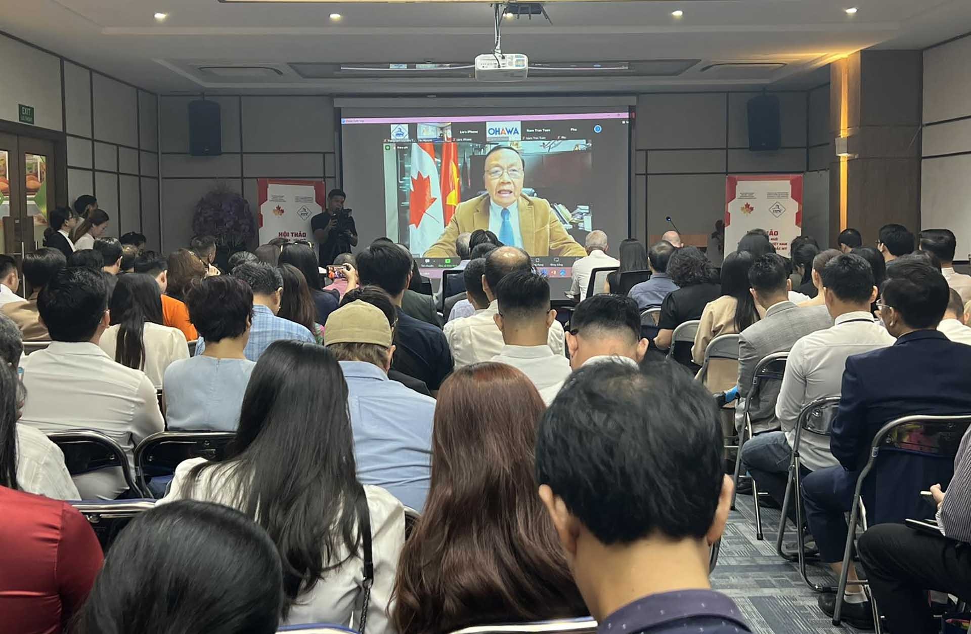 Ông Nguyễn Quang Trung, Tổng Lãnh sự Việt Nam tại Vancouver phát biểu. Ông Nguyễn Quang Trung, Tổng Lãnh sự Việt Nam tại Vancouver phát biểu.