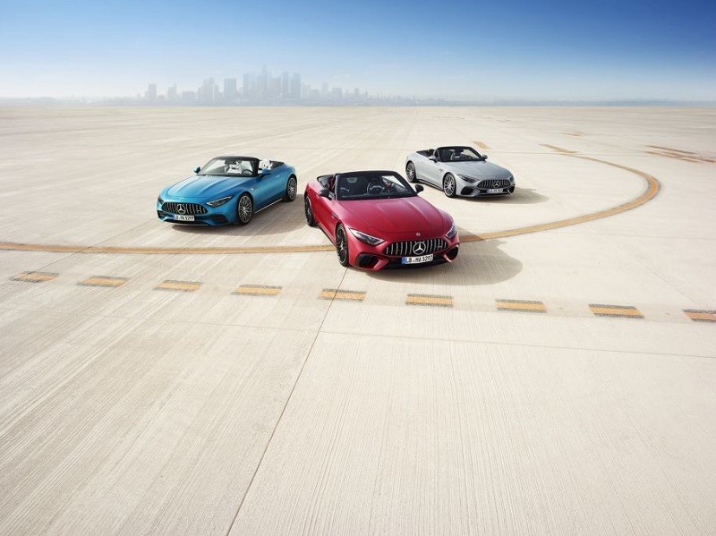 Cận cảnh xe thể thao mui trần Mercedes-AMG SL ra mắt tại Việt Nam, giá từ 6,959 tỷ đồng Cận cảnh xe thể thao mui trần Mercedes-AMG SL ra mắt tại Việt Nam, giá từ 6,959 tỷ đồng