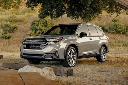Cận cảnh Subaru Forester 2025 vừa trình làng