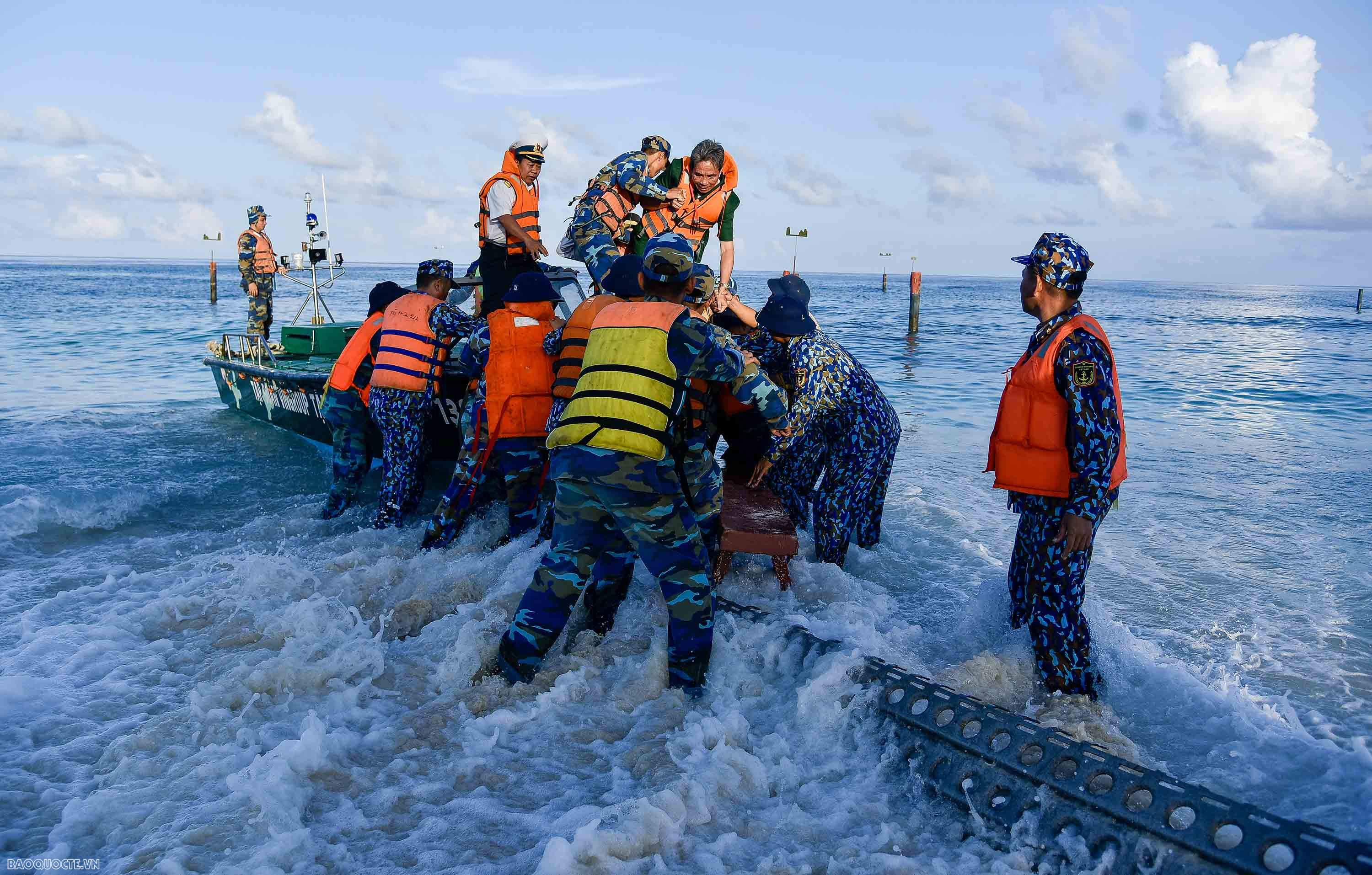 Vượt sóng vào An Bang