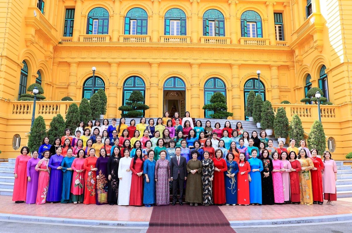 Phụ nữ hãy lên tiếng khi bị bạo lực hoặc nhìn thấy bạo lực Phụ nữ hãy lên tiếng khi bị bạo lực hoặc nhìn thấy bạo lực 