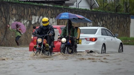 Hơn 170 người thiệt mạng do lũ lụt ở Somalia và Kenya Hơn 170 người thiệt mạng do lũ lụt ở Somalia và Kenya