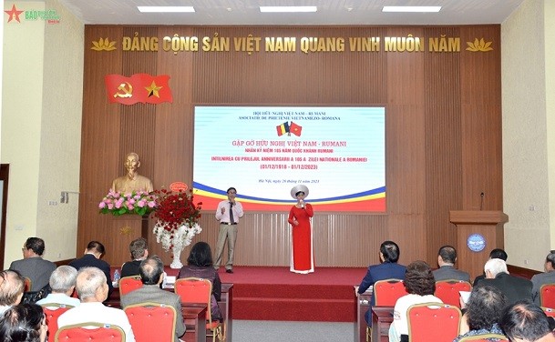 Gặp gỡ hữu nghị nhân kỷ niệm 105 năm Quốc khánh Romania