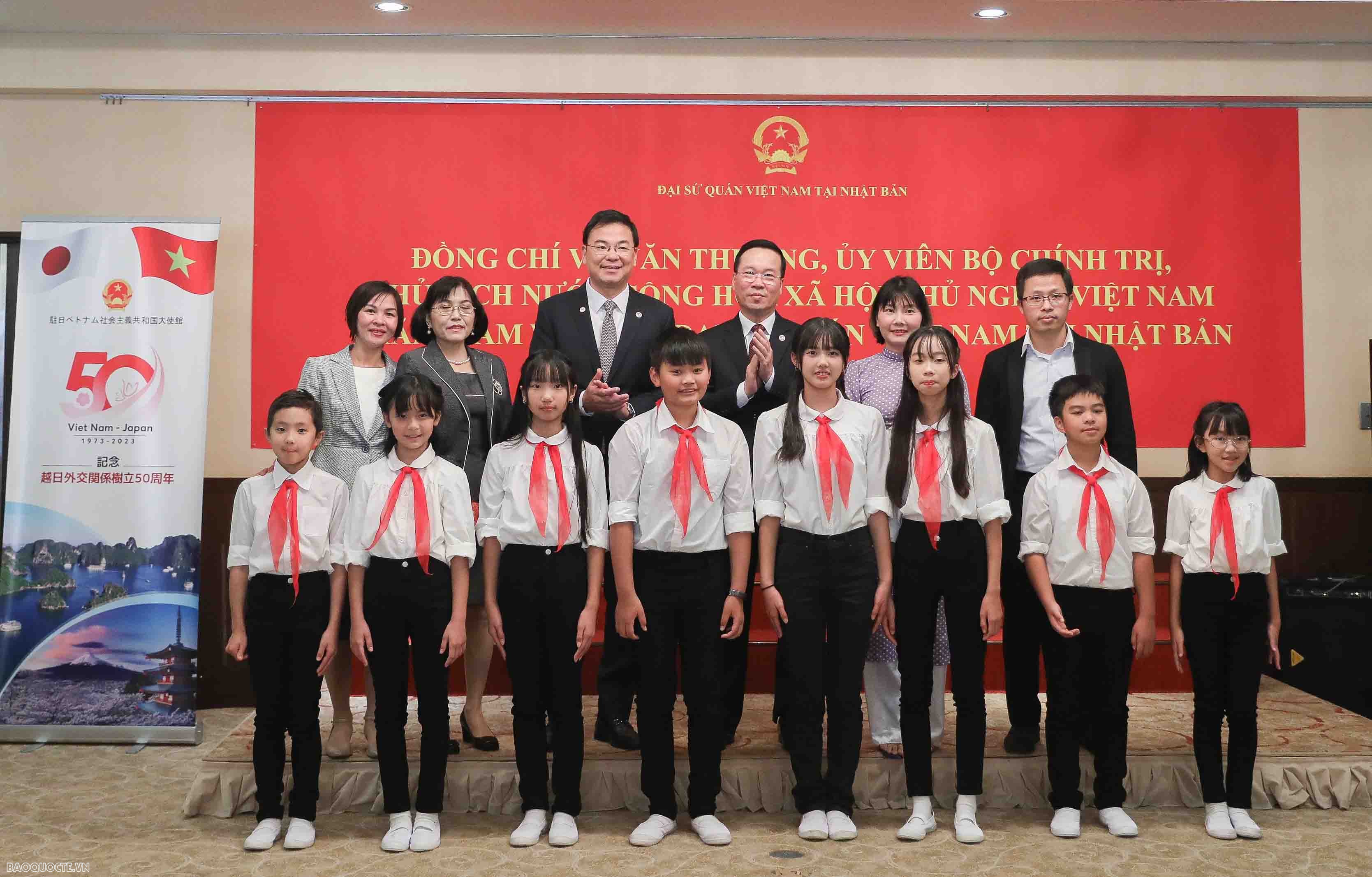 Chủ tịch nước thăm Đại sứ quán Chủ tịch nước thăm Đại sứ quán